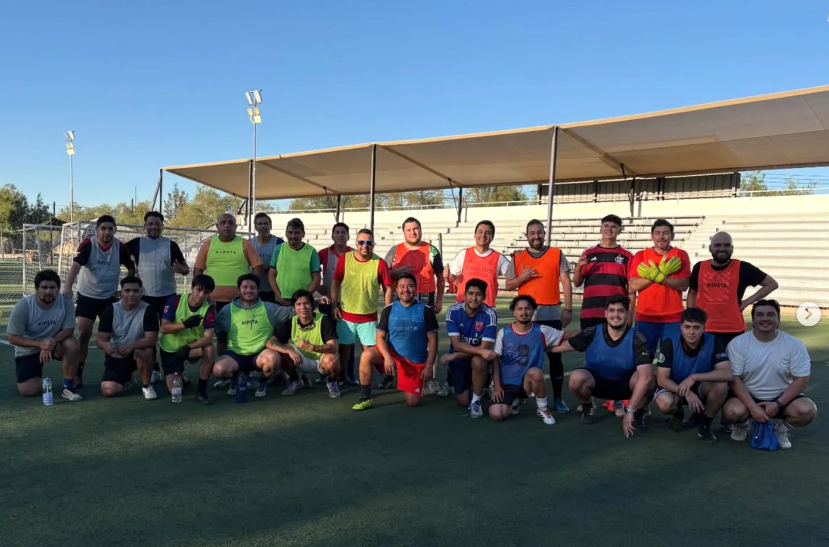 Entrenamiento de fútbol adulto